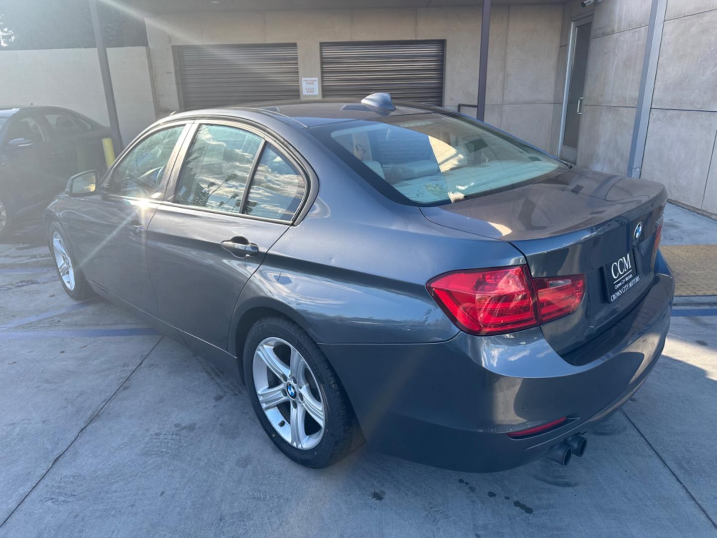 2013 Gray /Black BMW 3-Series (WBA3C1C56DF) with an 4 CYLINDER engine, Automatic transmission, located at 30 S. Berkeley Avenue, Pasadena, CA, 91107, (626) 248-7567, 34.145447, -118.109398 - Elevate Your Drive with the 2013 BMW 328i Sedan - A Gem with low Miles in Pasadena, CA Step into the world of luxury and performance with the 2013 BMW 328i Sedan, now available at our BHPH dealership in Pasadena, CA. With 86,665 miles on the odometer, this vehicle is a testament to BMW's enduring - Photo#2